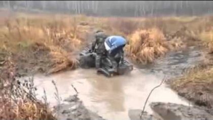VTT : Pas toujours facile d'aider un ami à se déprendre de la boue