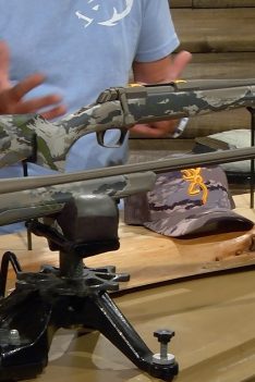 Browning Présentation de 2 carabines X Bolt speed en camo ovix