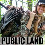 Spring Turkey Hunting - GOBBLER AT 5 YARDS !